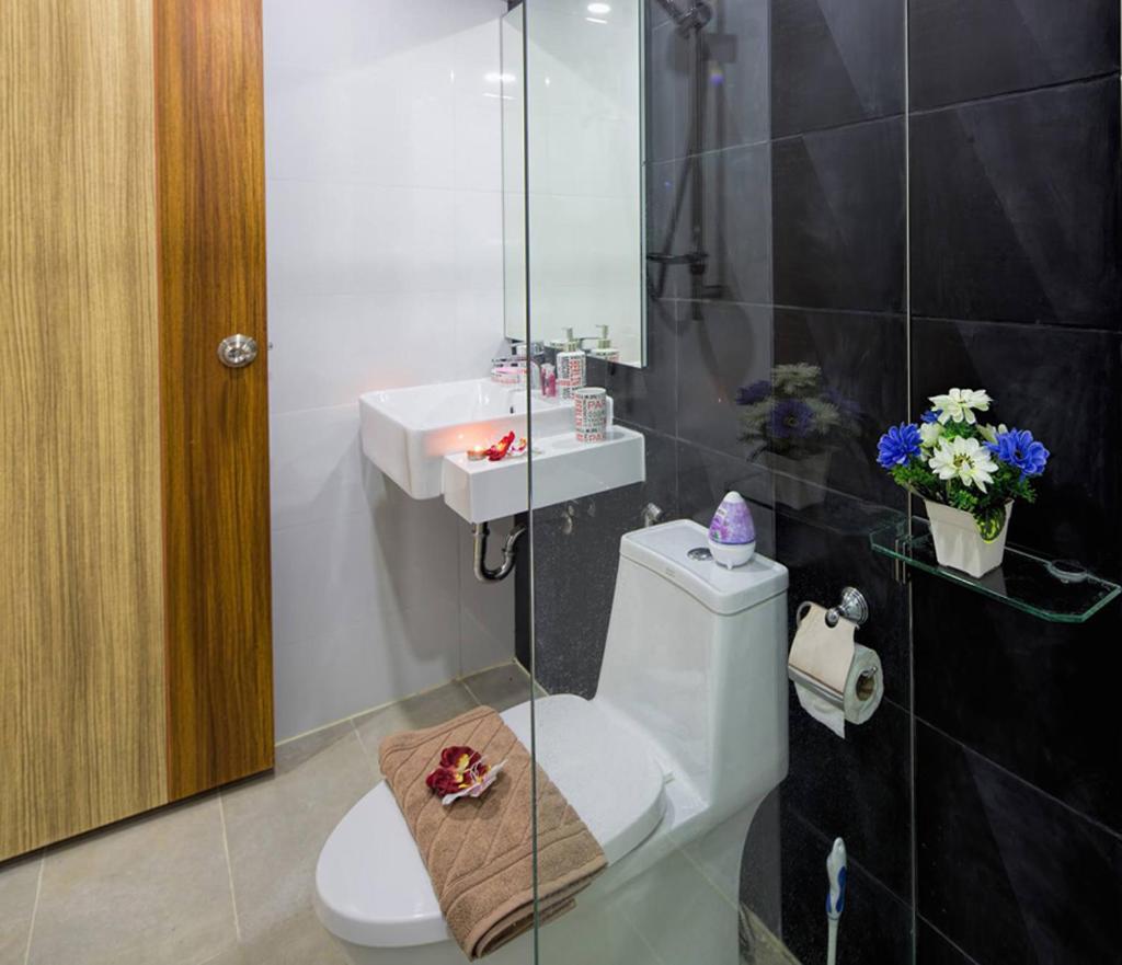 Superbe Studio avec Salle De Bain Privee Kata Beach Phuket Phuket Bagian luar foto